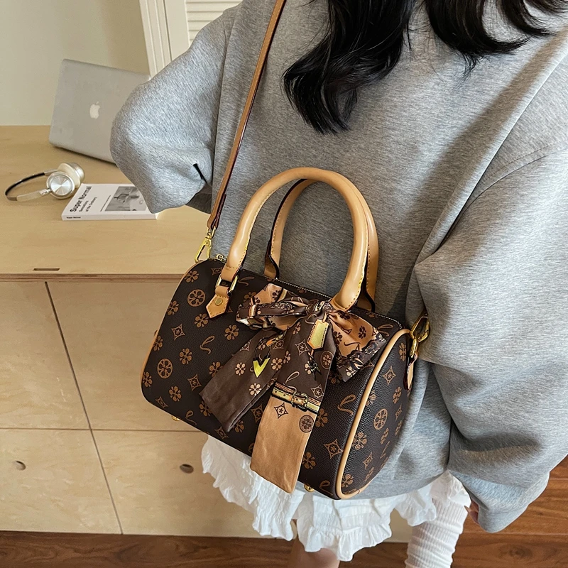 Elegant Women Luxury Leather F - Luxury Lifestyle Handbags 评论和价格