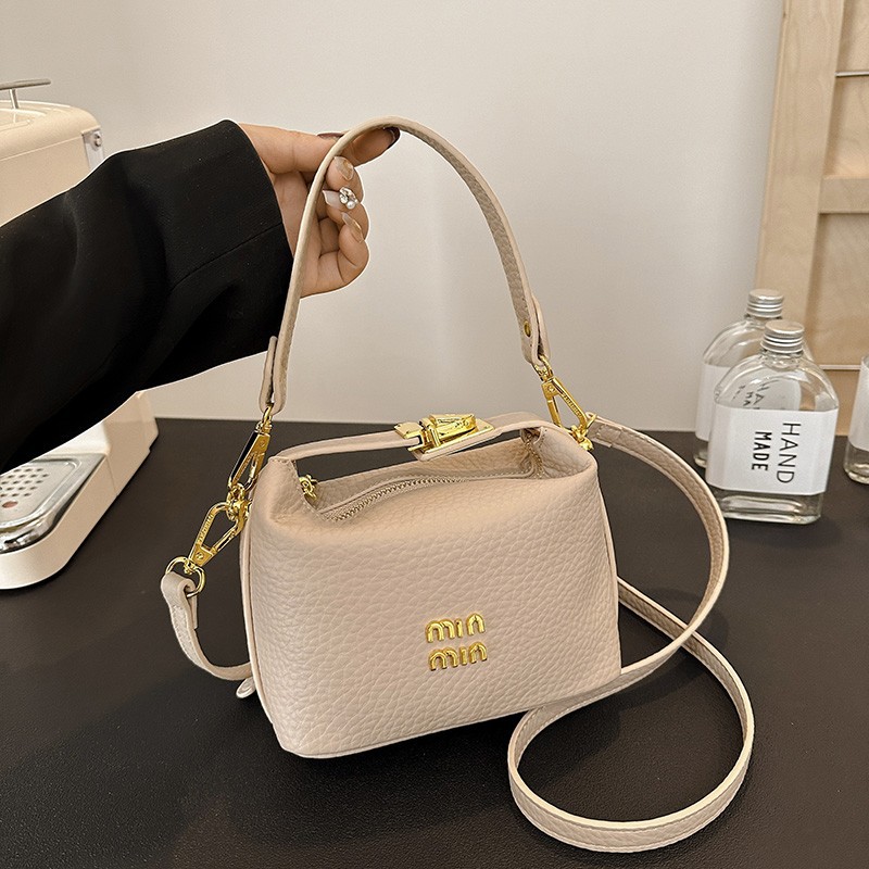 Elegant Women Luxury Leather F - Luxury Lifestyle Handbags 评论和价格